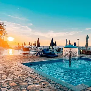foris-beach-house.albaniahotels.org/